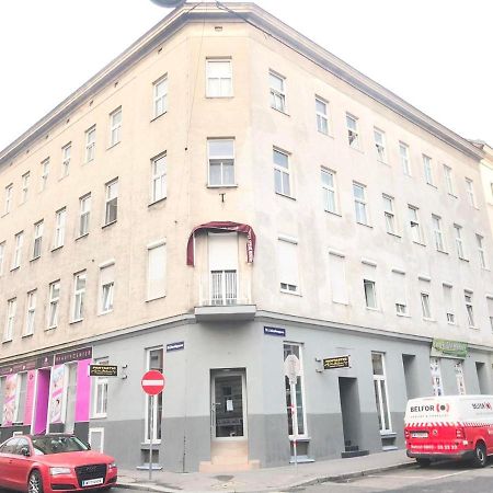 Appartamento Be my guest near metro station! Vienna Esterno foto