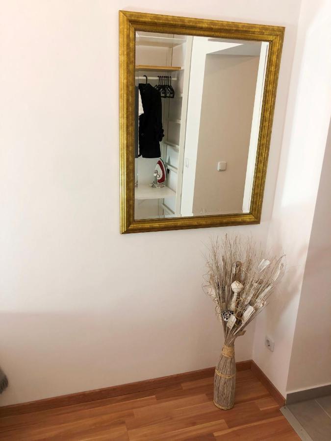 Appartamento Be my guest near metro station! Vienna Esterno foto