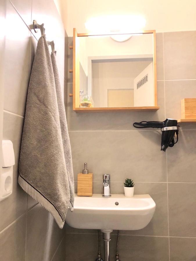 Appartamento Be my guest near metro station! Vienna Esterno foto