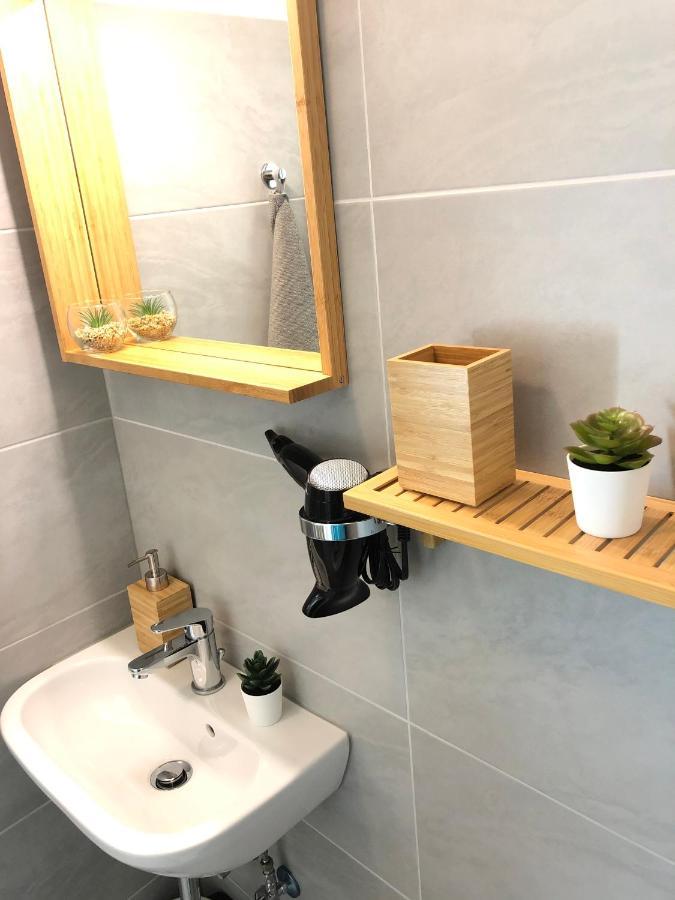 Appartamento Be my guest near metro station! Vienna Esterno foto