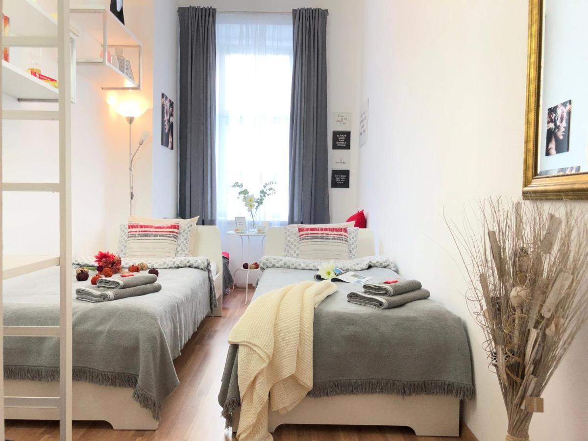 Appartamento Be my guest near metro station! Vienna Esterno foto