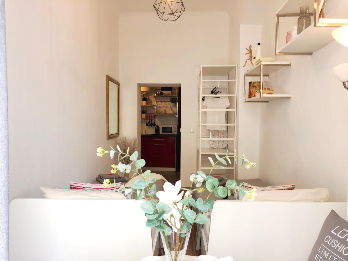 Appartamento Be my guest near metro station! Vienna Esterno foto