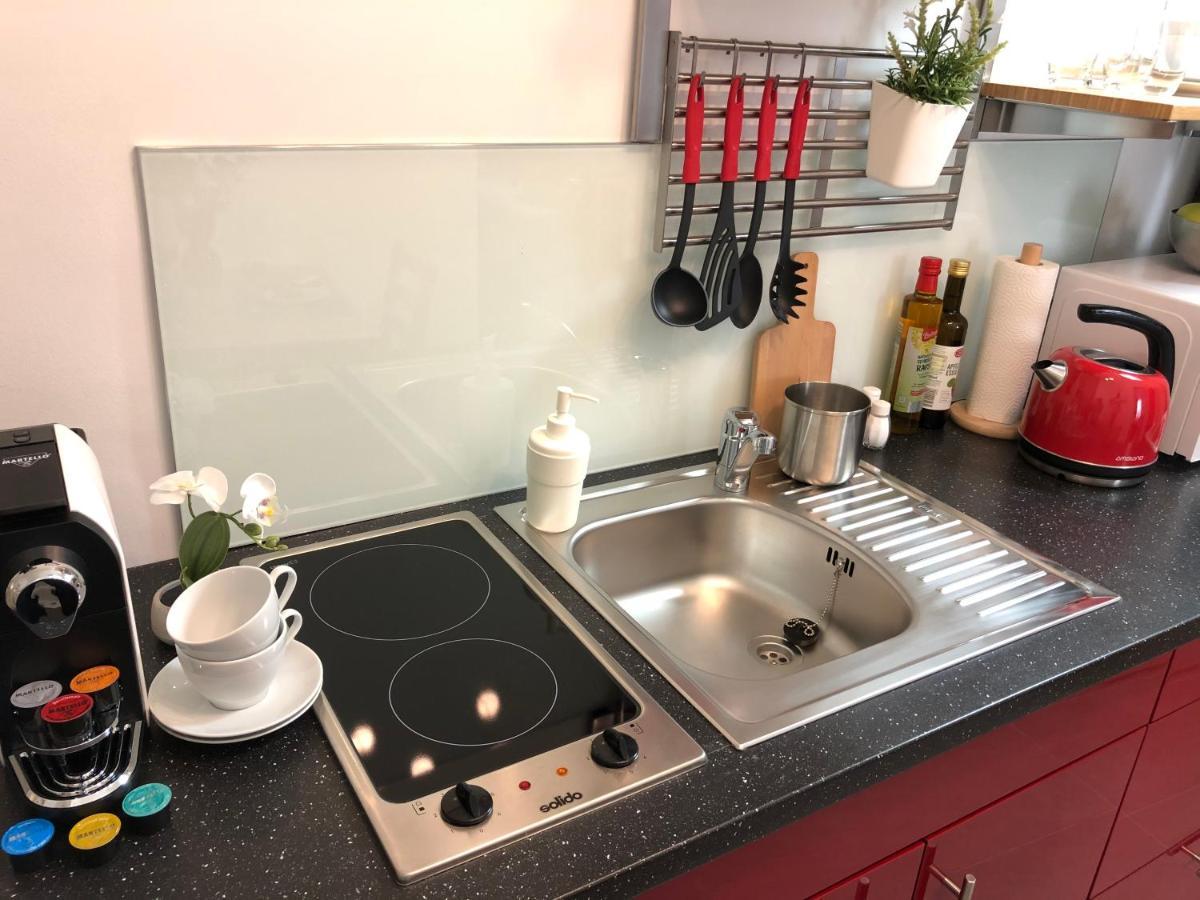 Appartamento Be my guest near metro station! Vienna Esterno foto