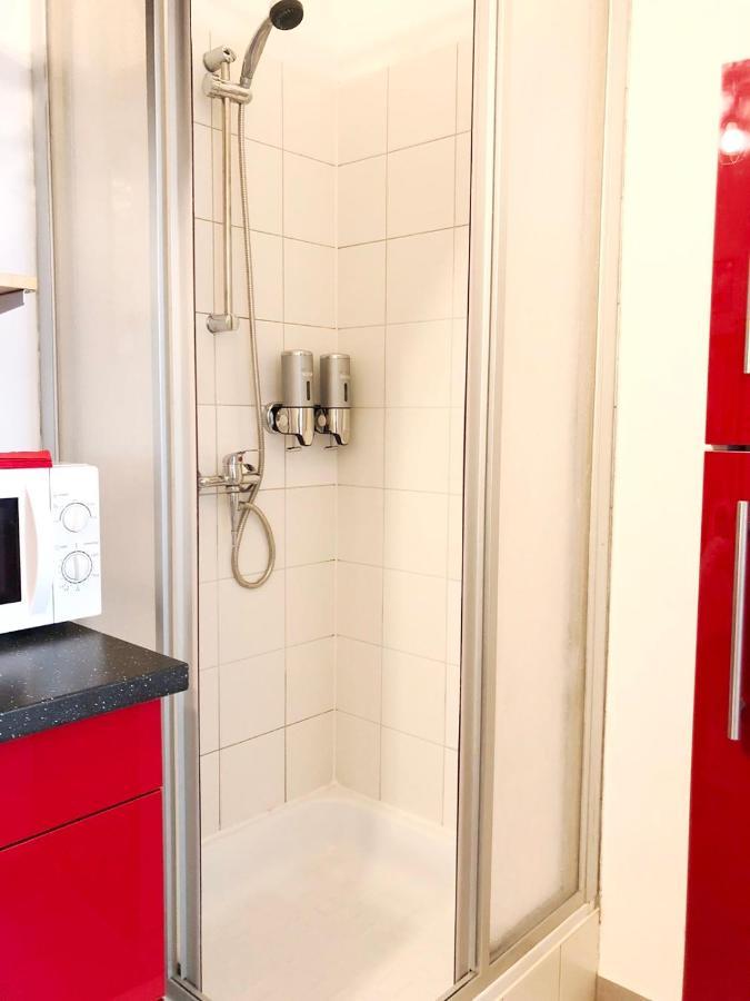 Appartamento Be my guest near metro station! Vienna Esterno foto