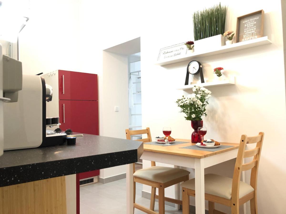 Appartamento Be my guest near metro station! Vienna Esterno foto